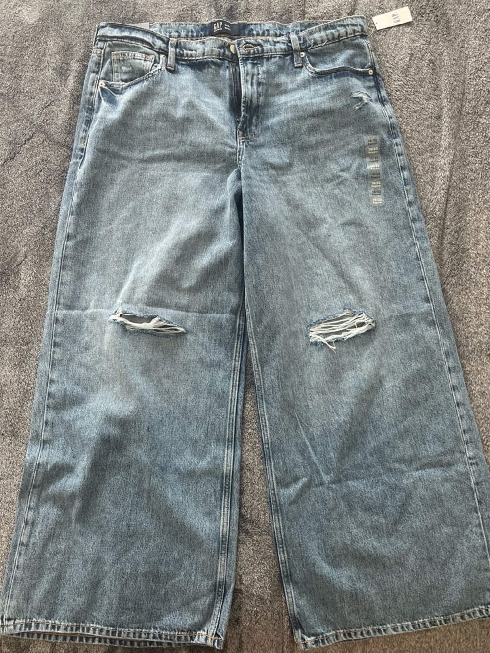 GAP Women's Light Blue Straight Leg Distressed Jeans